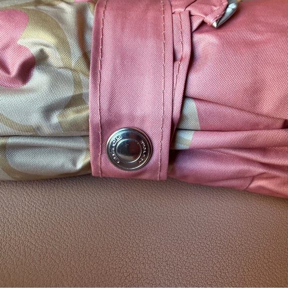 Coach Heart Print Compact Umbrella Pink Signature Folding Travel Umbrella - Picture 8 of 8